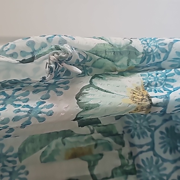 Eliza J floral halter style dress with keyhole button back closure - Picture 6 of 8